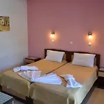 Elia 3*